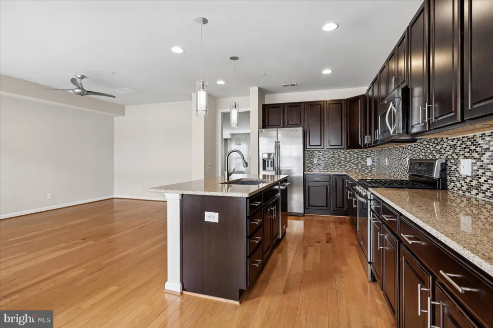 2993 RITTENHOUSE #90 Fairfax, VA 22031