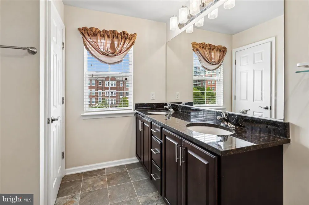 2993 RITTENHOUSE #90 Fairfax, VA 22031