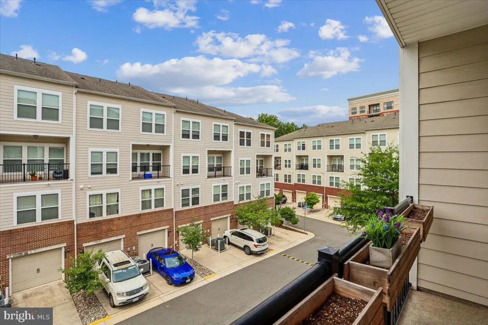 2993 RITTENHOUSE #90 Fairfax, VA 22031