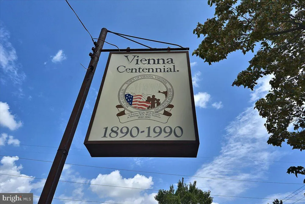 2993 RITTENHOUSE #90 Fairfax, VA 22031