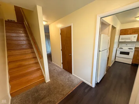 601 E Washington Street #8