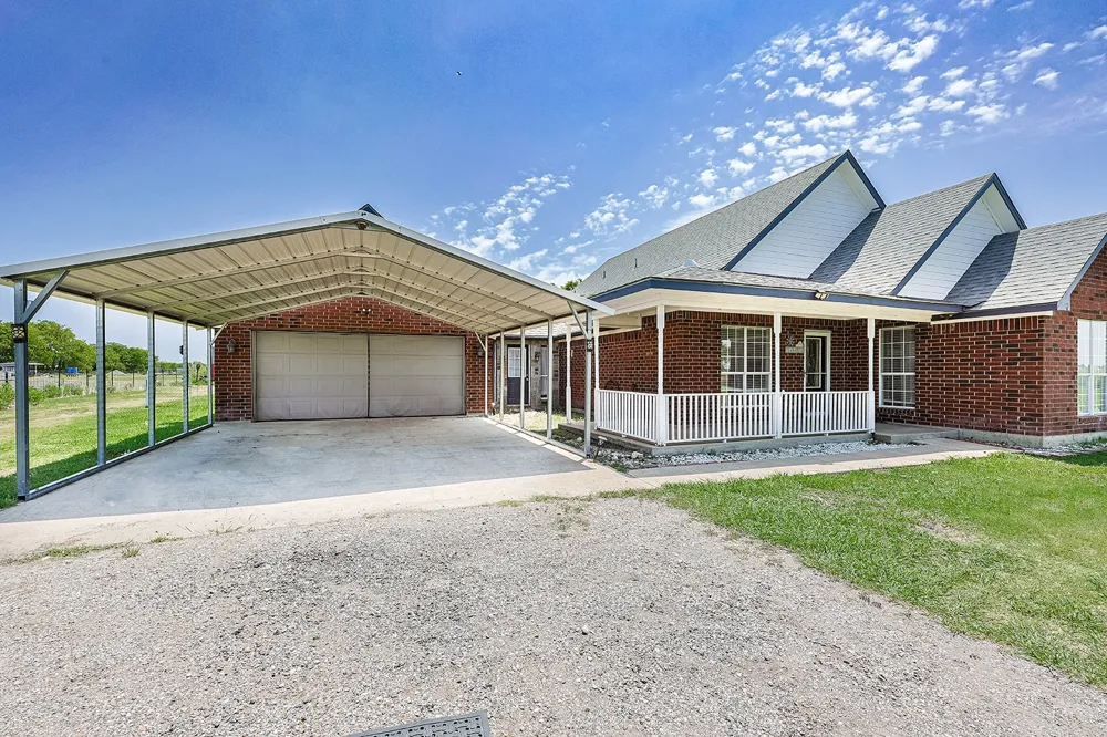 2747 FM 547 Farmersville, TX 75442