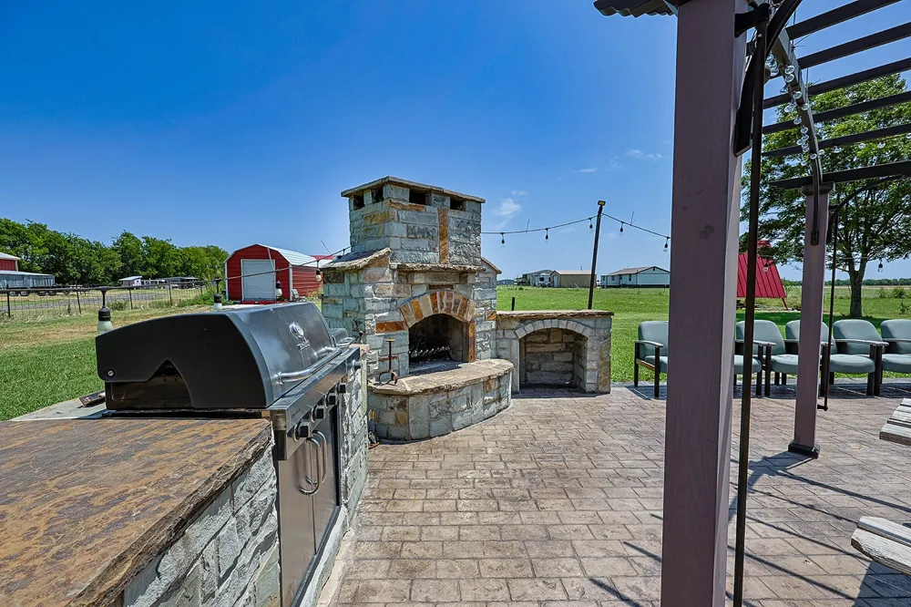 2747 FM 547 Farmersville, TX 75442