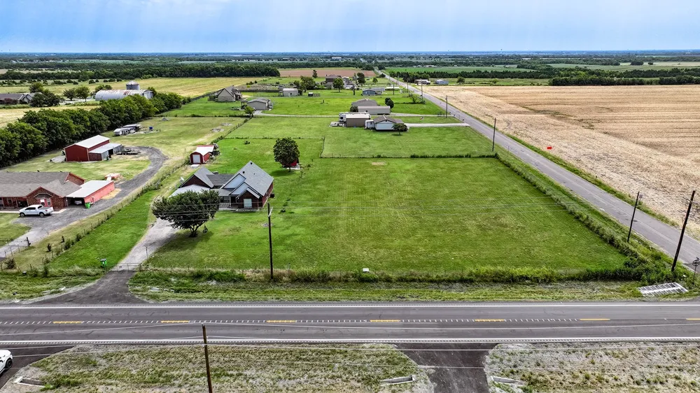 2747 FM 547 Farmersville, TX 75442