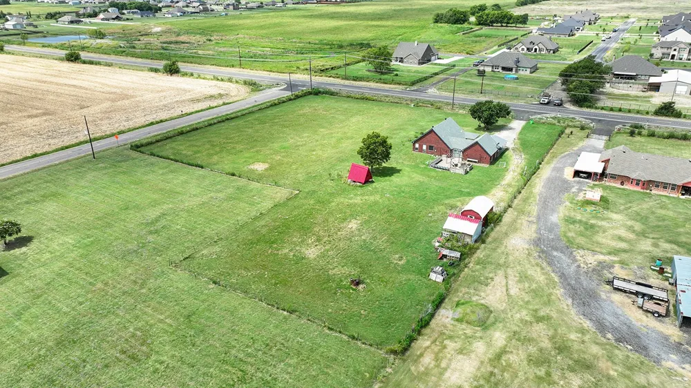 2747 FM 547 Farmersville, TX 75442