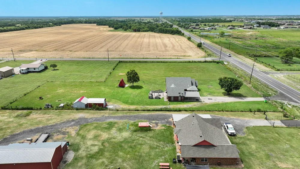 2747 FM 547 Farmersville, TX 75442