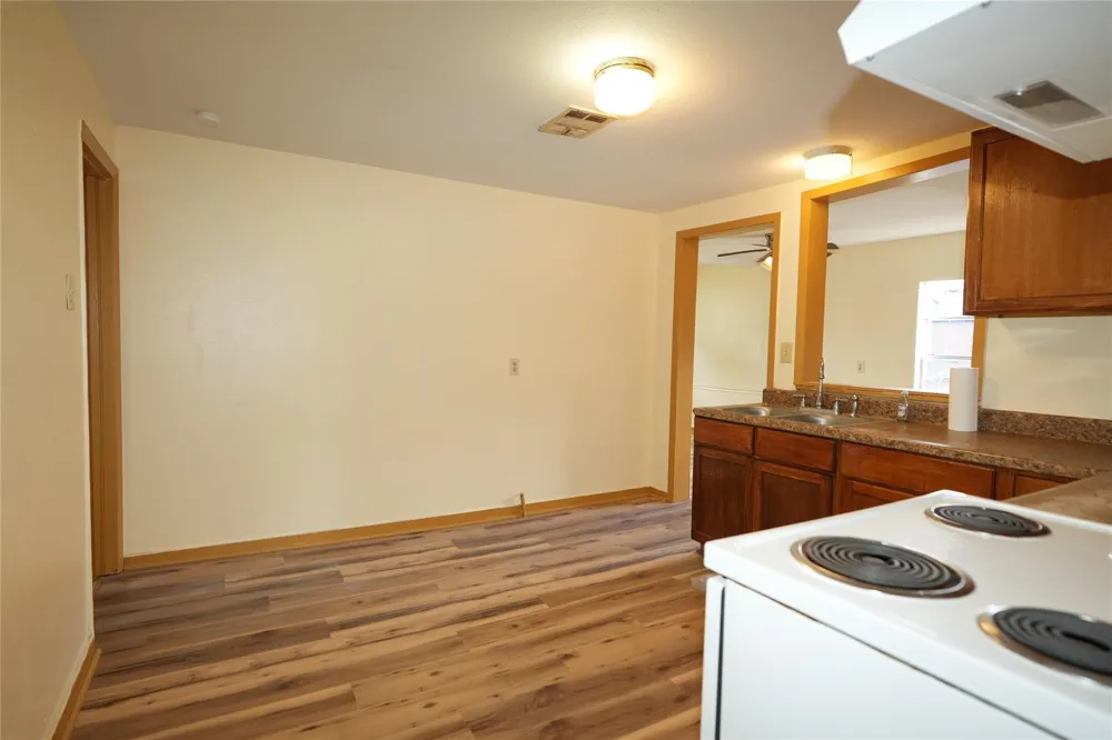 1337 3rd St Hempstead, TX 77445