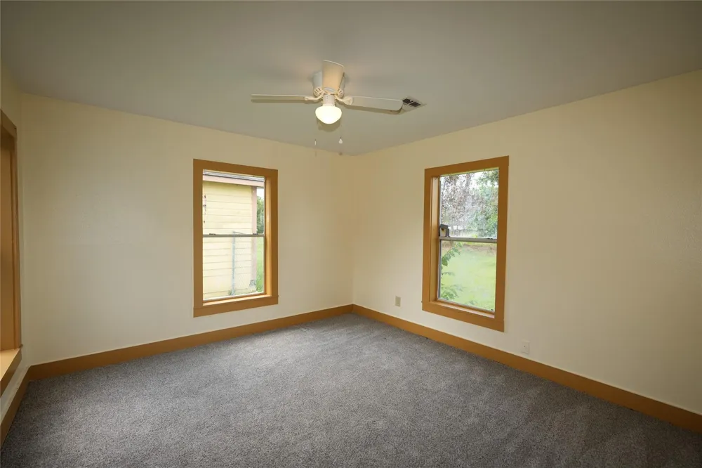 1337 3rd St Hempstead, TX 77445