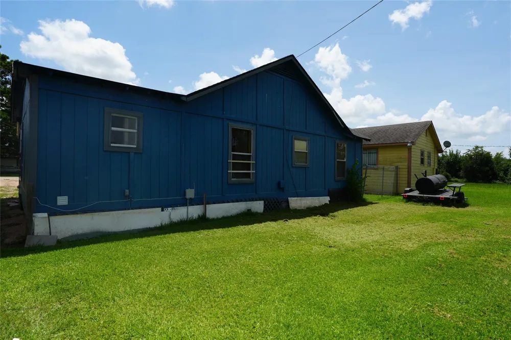 1337 3rd St Hempstead, TX 77445