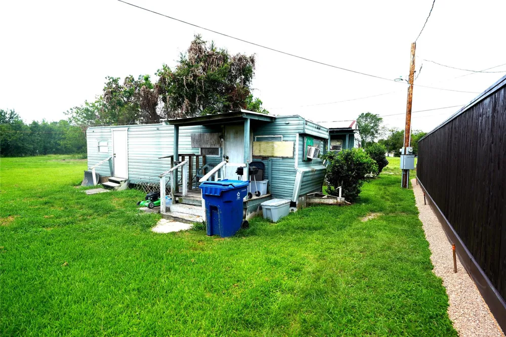 1337 3rd St Hempstead, TX 77445