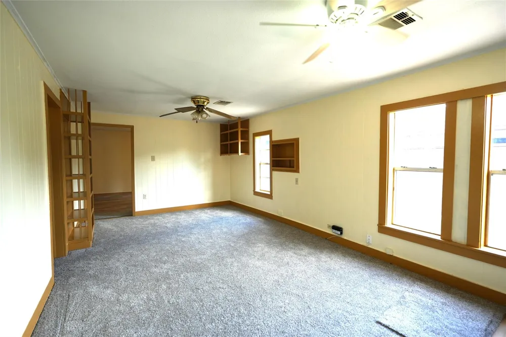 1337 3rd St Hempstead, TX 77445