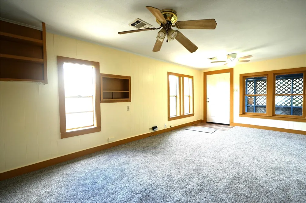 1337 3rd St Hempstead, TX 77445