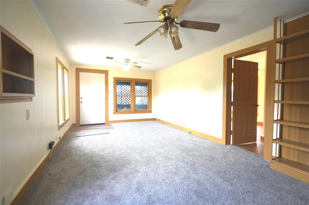 1337 3rd St Hempstead, TX 77445