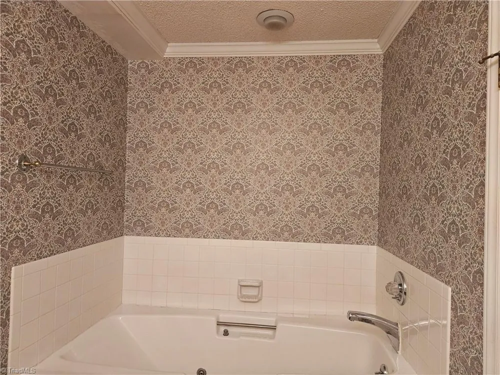 113 Forest View Drive Winston-Salem, NC 27104