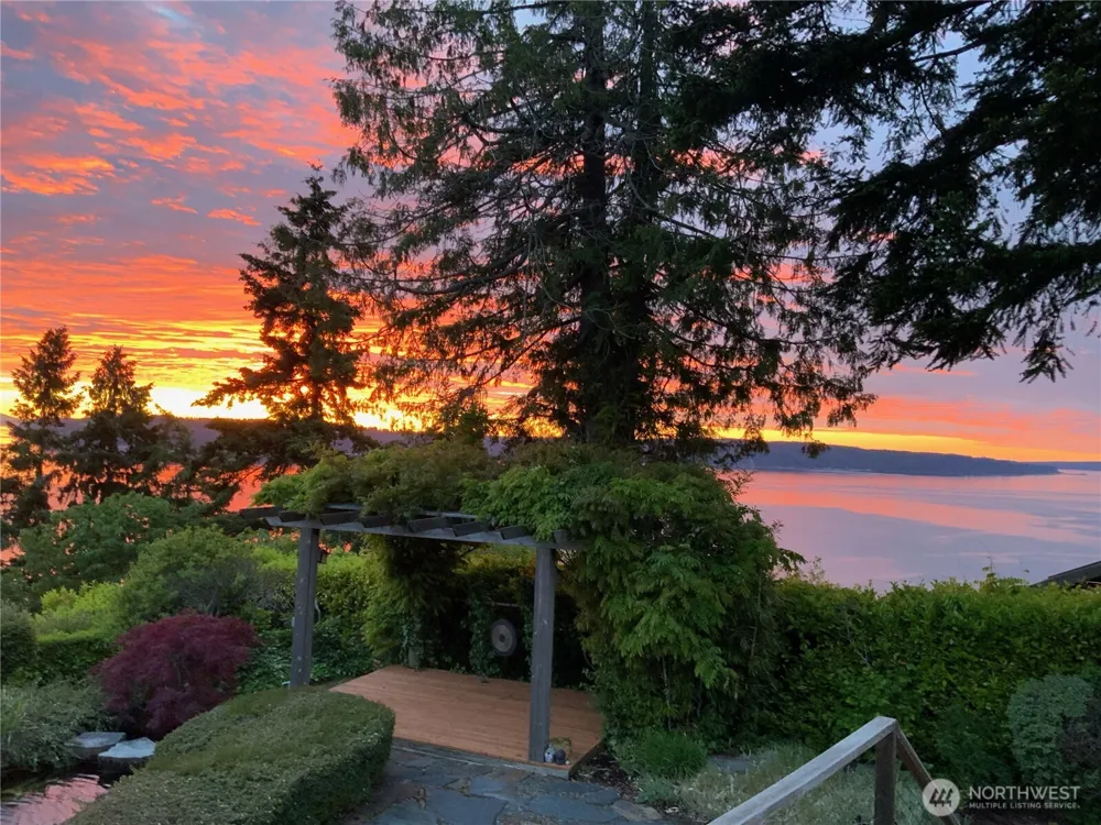 11912 Marine View Drive Edmonds, WA 98026