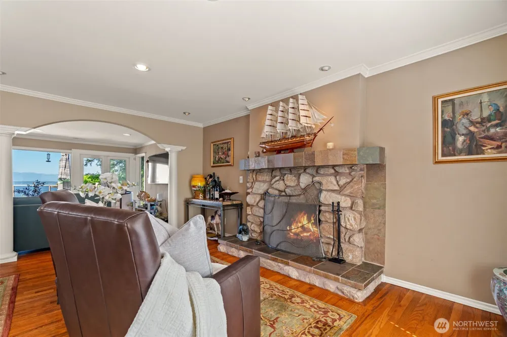 11912 Marine View Drive Edmonds, WA 98026