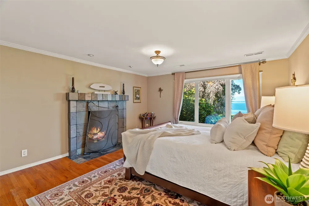 11912 Marine View Drive Edmonds, WA 98026