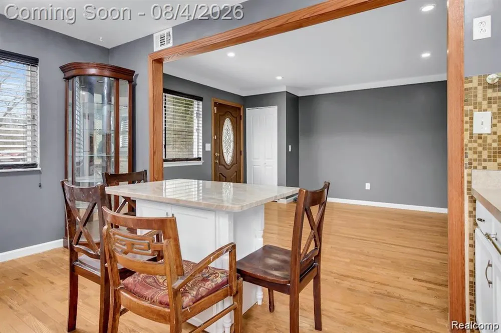 7518 Hazelton Street Dearborn Heights City, MI 48127
