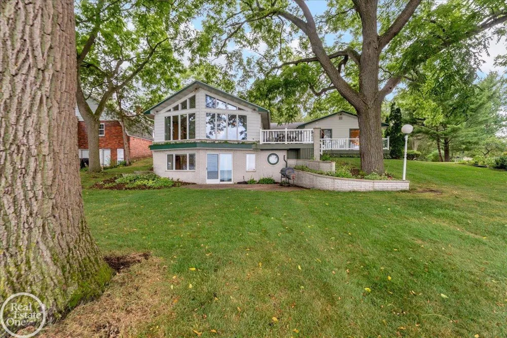 8178 Lakeshore Road Burtchville Township, MI 48059