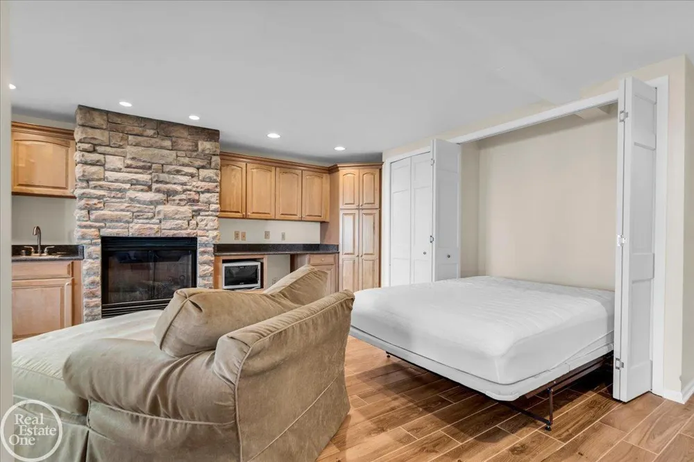 8178 Lakeshore Road Burtchville Township, MI 48059