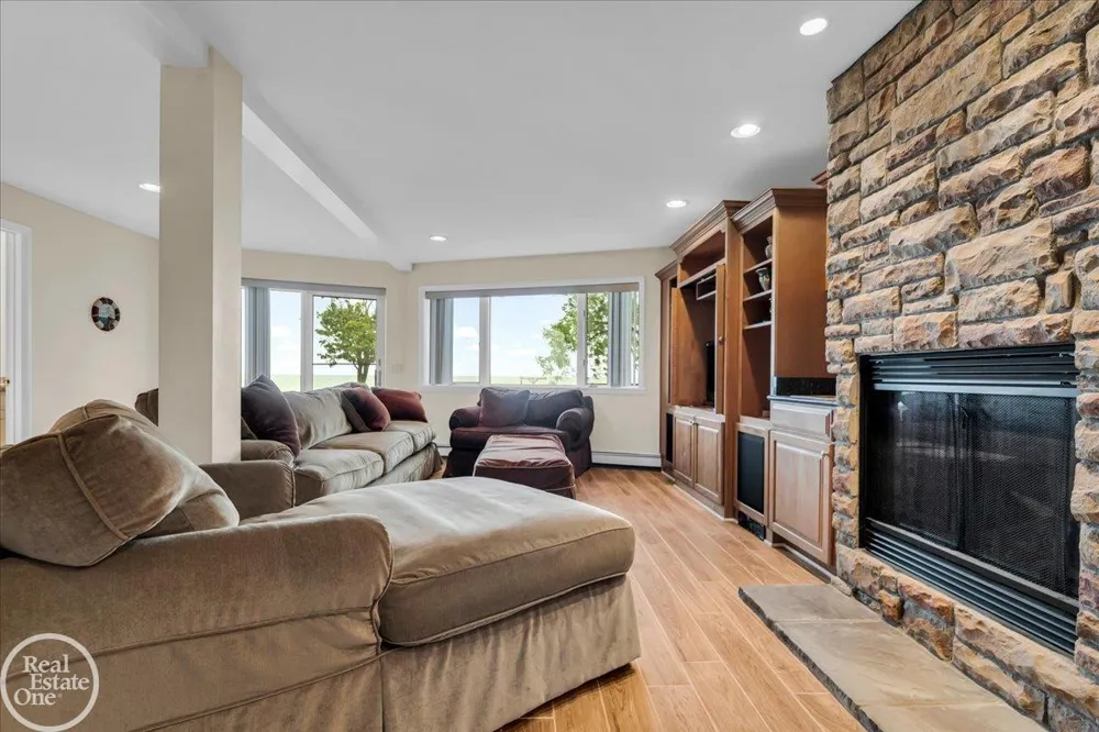 8178 Lakeshore Road Burtchville Township, MI 48059