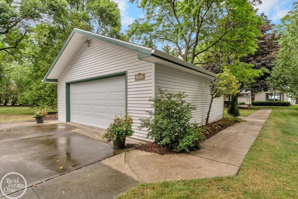 8178 Lakeshore Road Burtchville Township, MI 48059