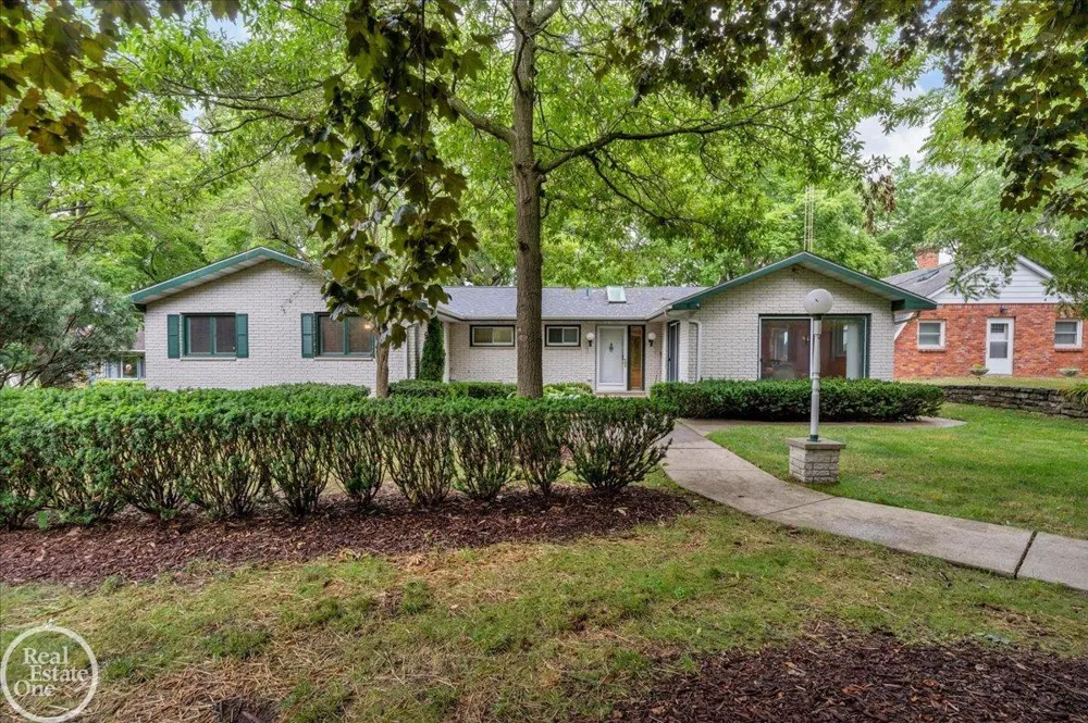 8178 Lakeshore Road Burtchville Township, MI 48059