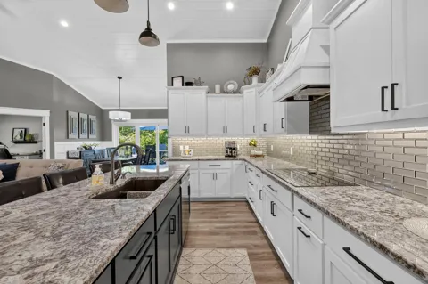 8296 Eagle Lane