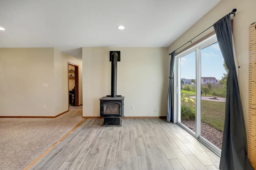 1108 Mulberry Avenue NE Montgomery, MN 56069
