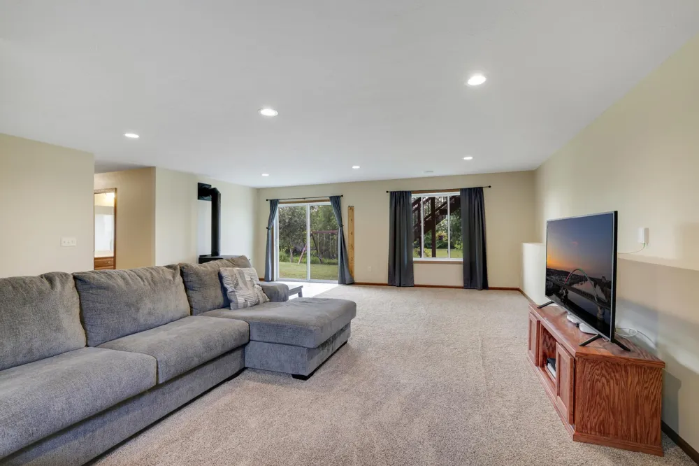 1108 Mulberry Avenue NE Montgomery, MN 56069