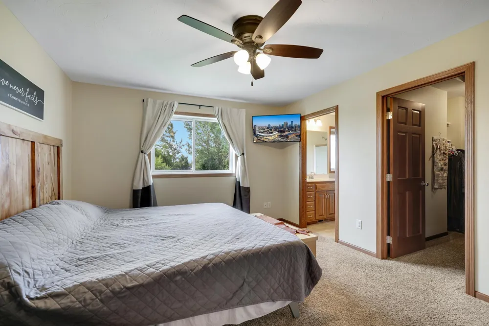 1108 Mulberry Avenue NE Montgomery, MN 56069