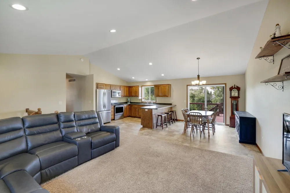 1108 Mulberry Avenue NE Montgomery, MN 56069