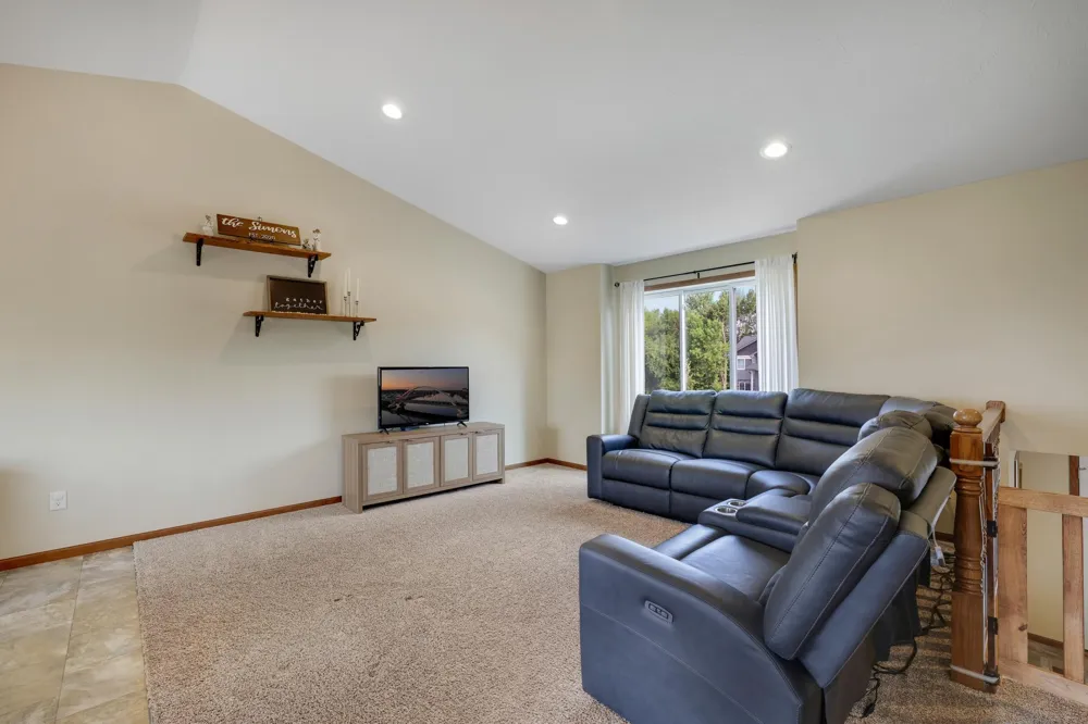 1108 Mulberry Avenue NE Montgomery, MN 56069