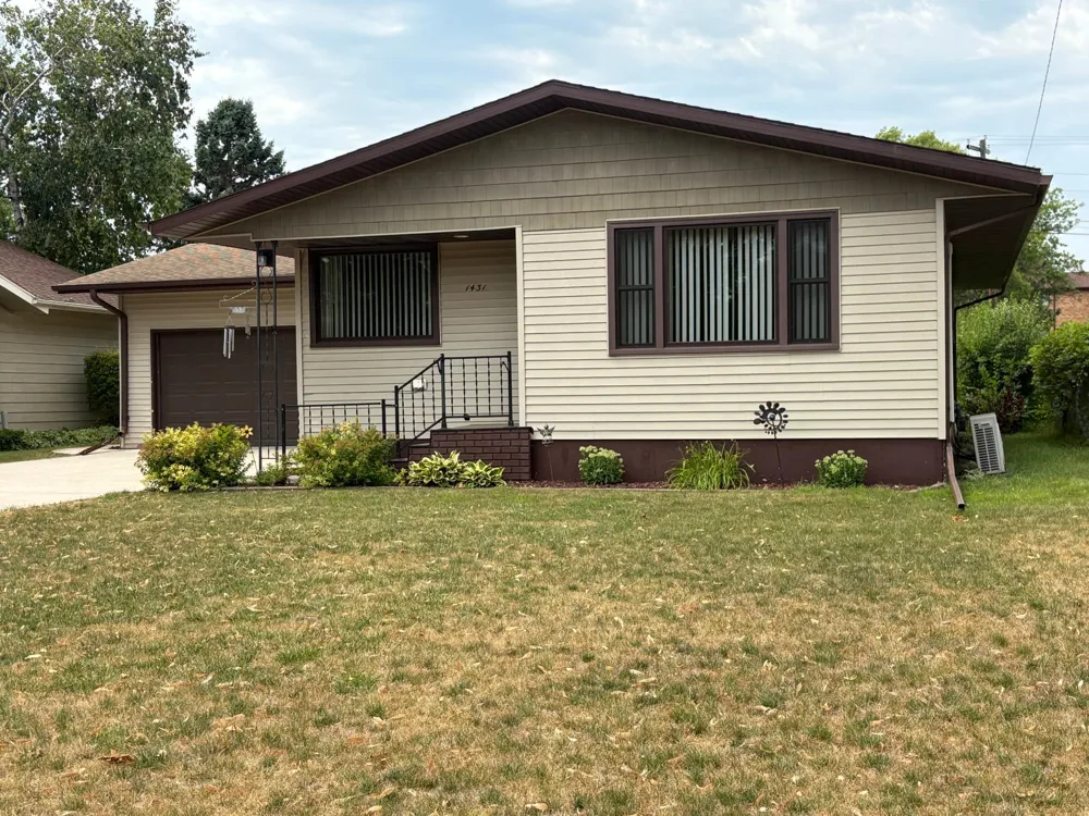 1431 7th Street Wahpeton, ND 58075