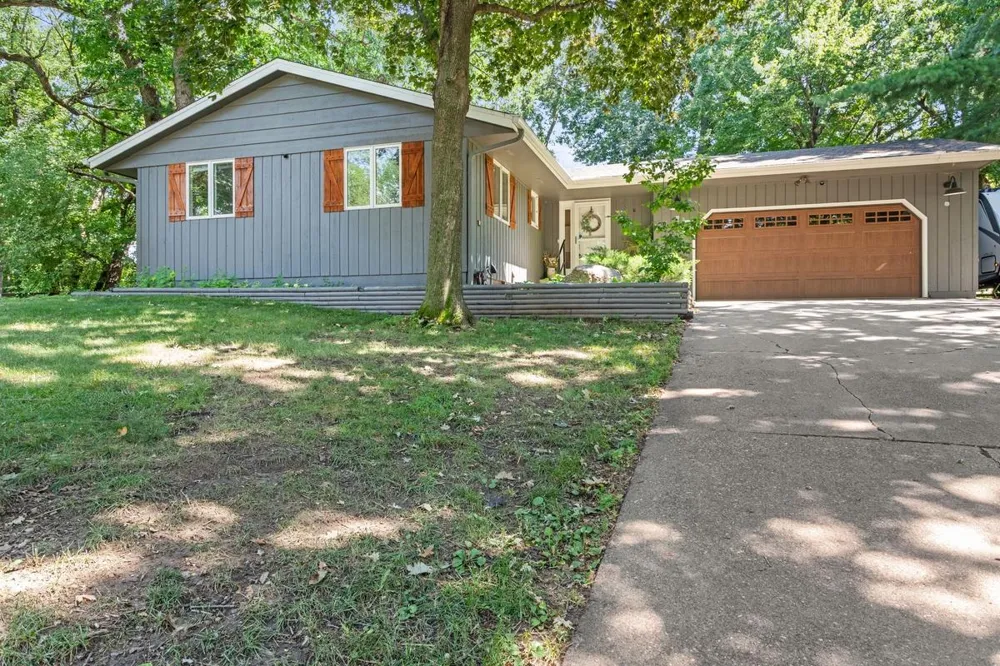2685 Glenbrook Avenue Oakdale, MN 55128