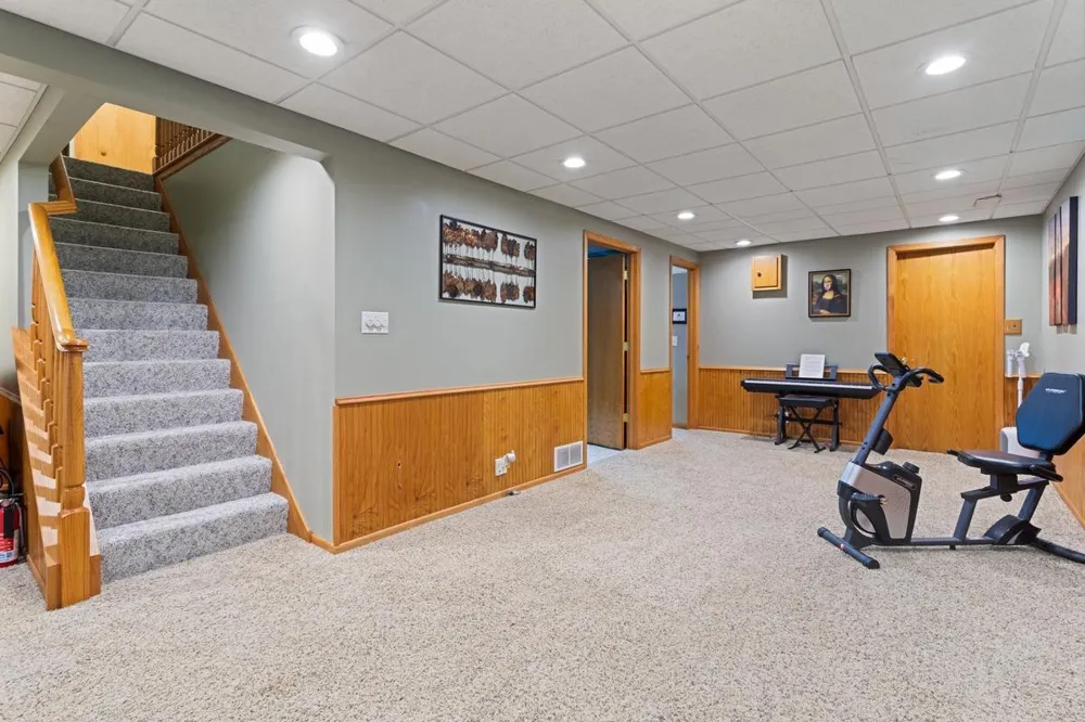2685 Glenbrook Avenue Oakdale, MN 55128