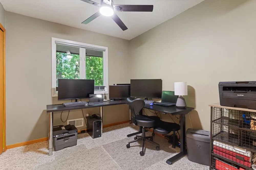 2685 Glenbrook Avenue Oakdale, MN 55128