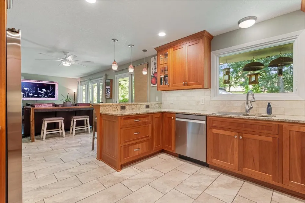 2685 Glenbrook Avenue Oakdale, MN 55128