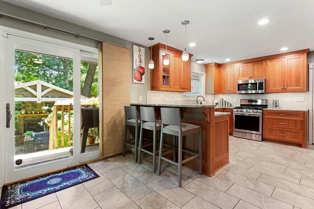 2685 Glenbrook Avenue Oakdale, MN 55128