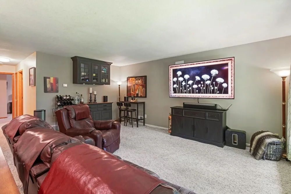 2685 Glenbrook Avenue Oakdale, MN 55128