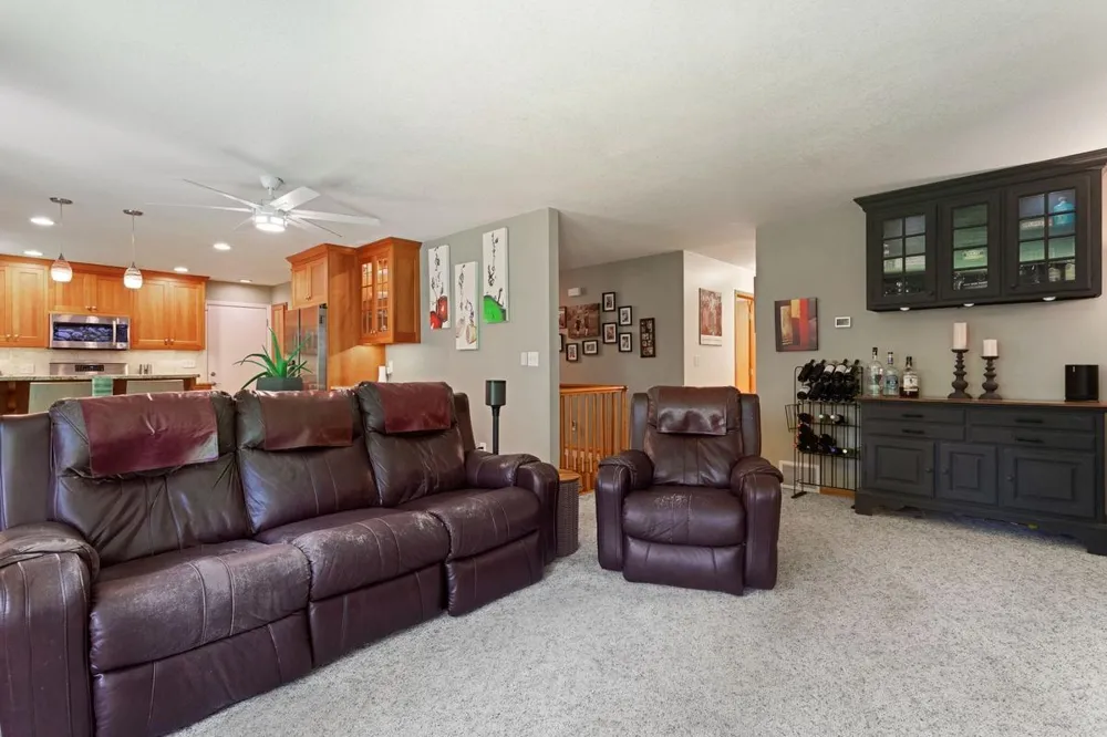 2685 Glenbrook Avenue Oakdale, MN 55128