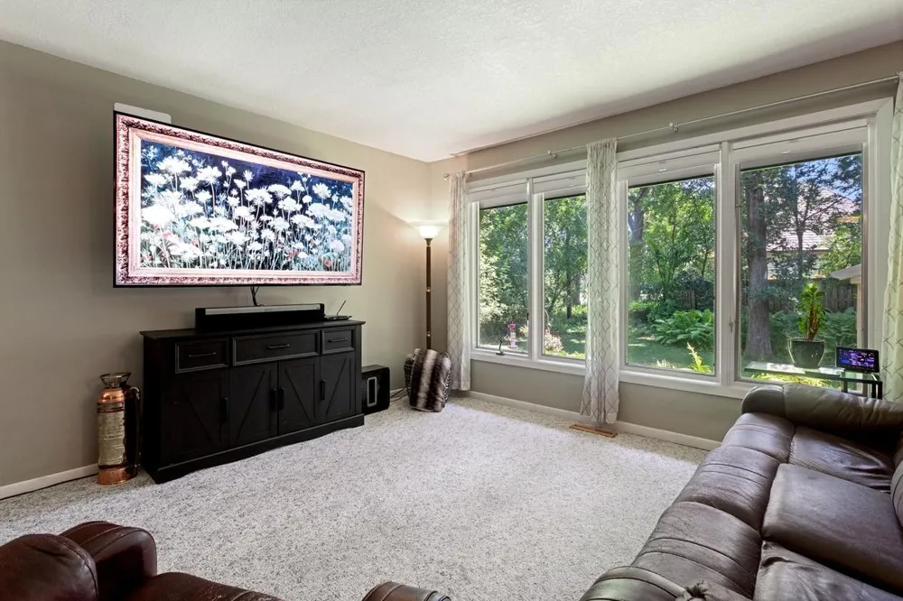 2685 Glenbrook Avenue Oakdale, MN 55128