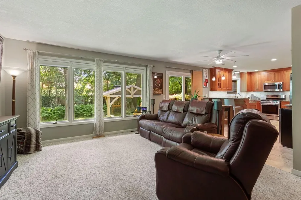 2685 Glenbrook Avenue Oakdale, MN 55128