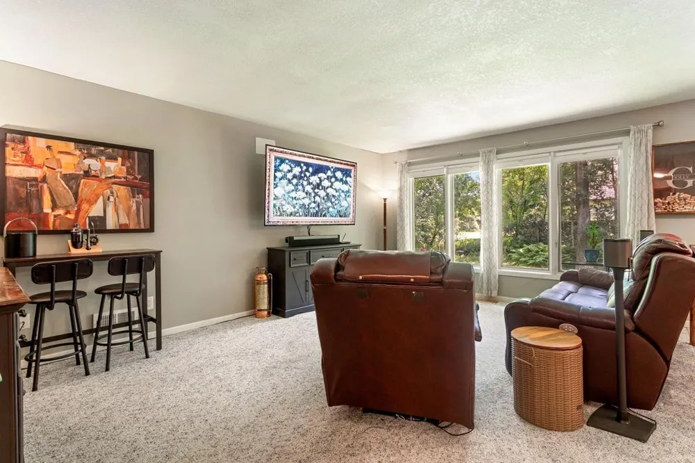 2685 Glenbrook Avenue Oakdale, MN 55128