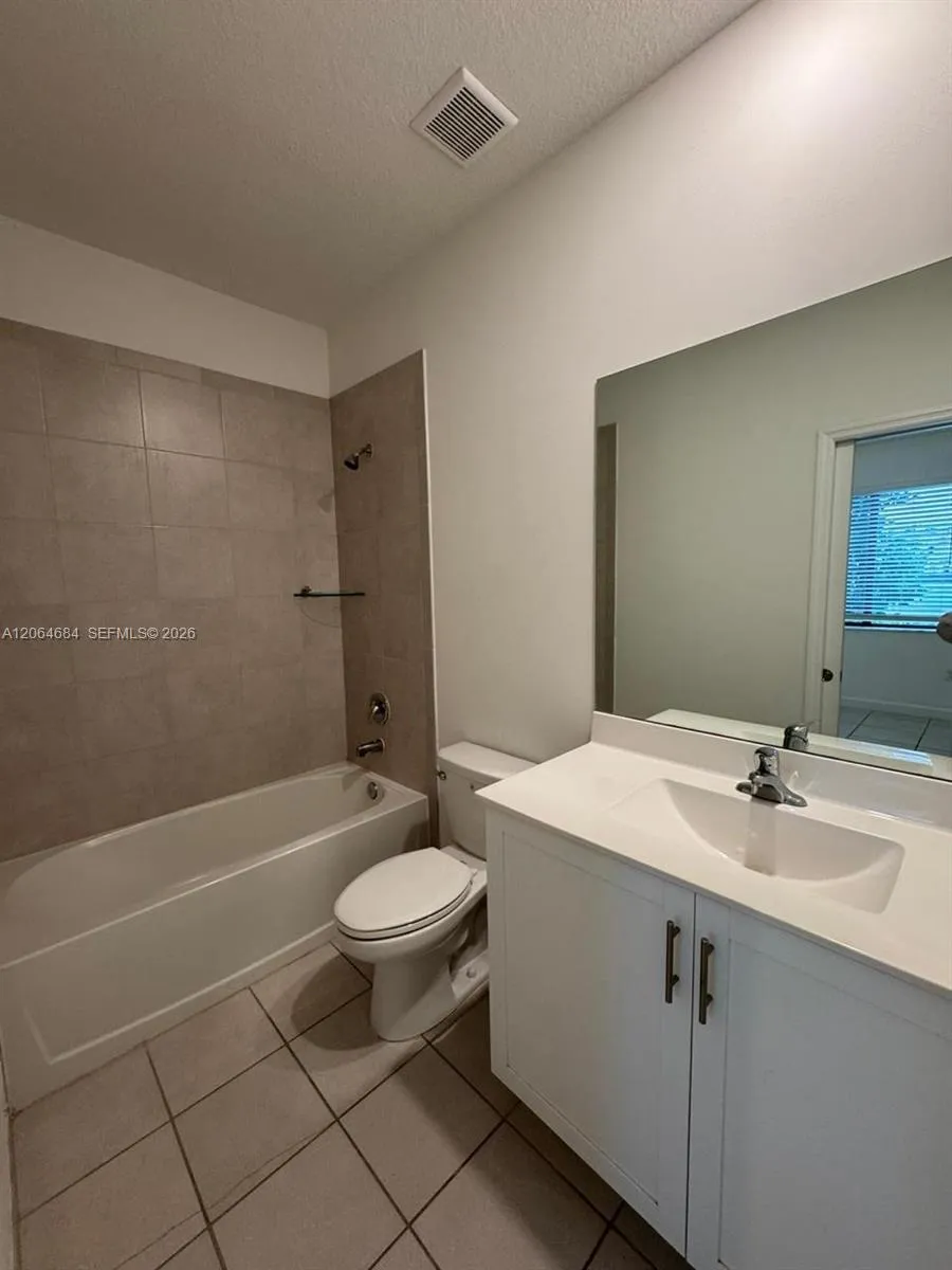 768 NE 206th Ter #768 Miami, FL 33179