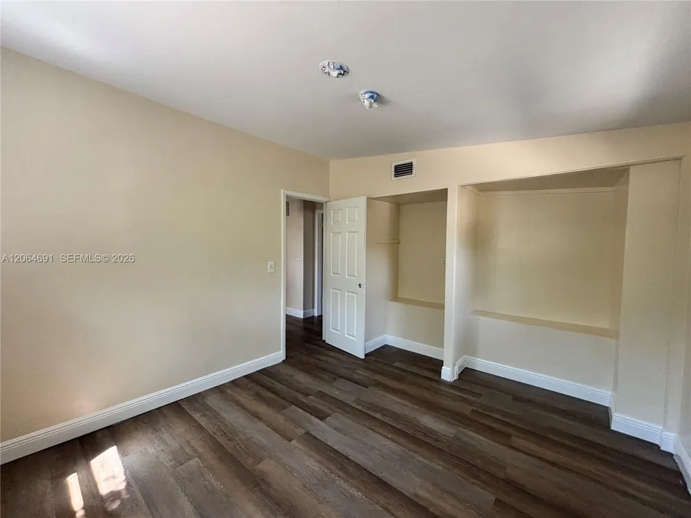 5442 Fourth Ave Fort Myers, FL 33907