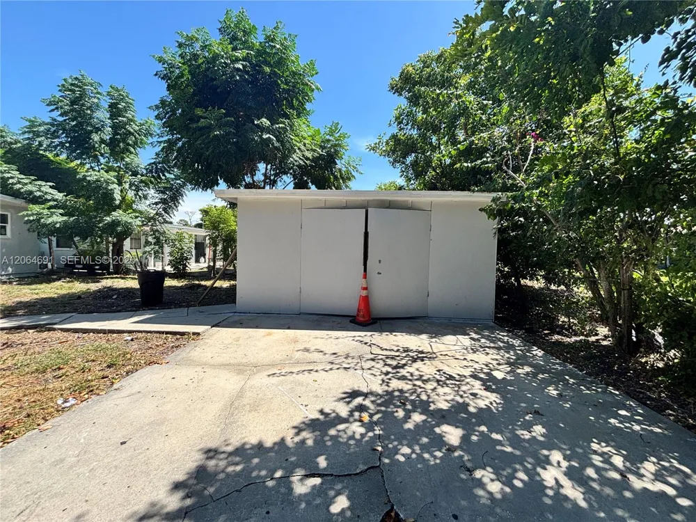 5442 Fourth Ave Fort Myers, FL 33907