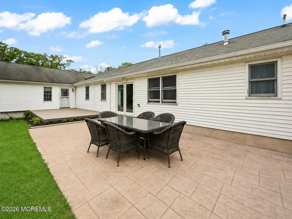 28 Riverview Drive Tinton Falls, NJ 07724