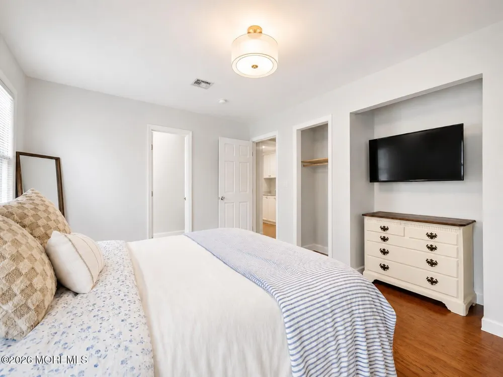 28 Riverview Drive Tinton Falls, NJ 07724