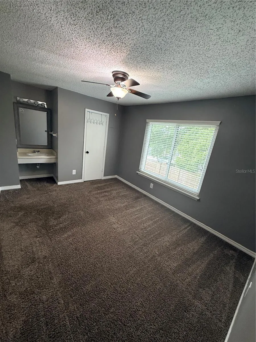 2302 MAKI ROAD #40 Plant City, FL 33563